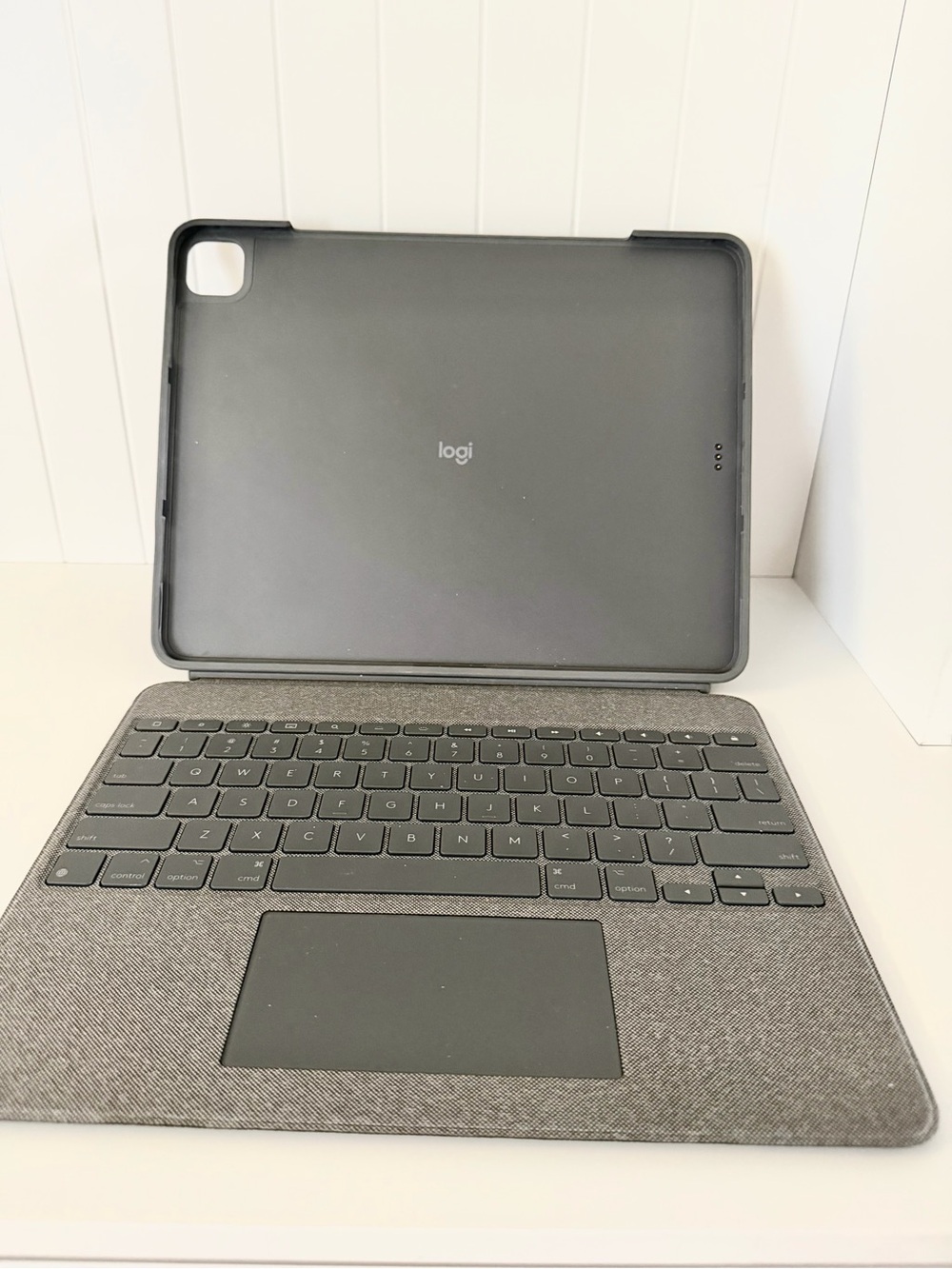 Logitech Fabric Keyboard Case in Dark Gray